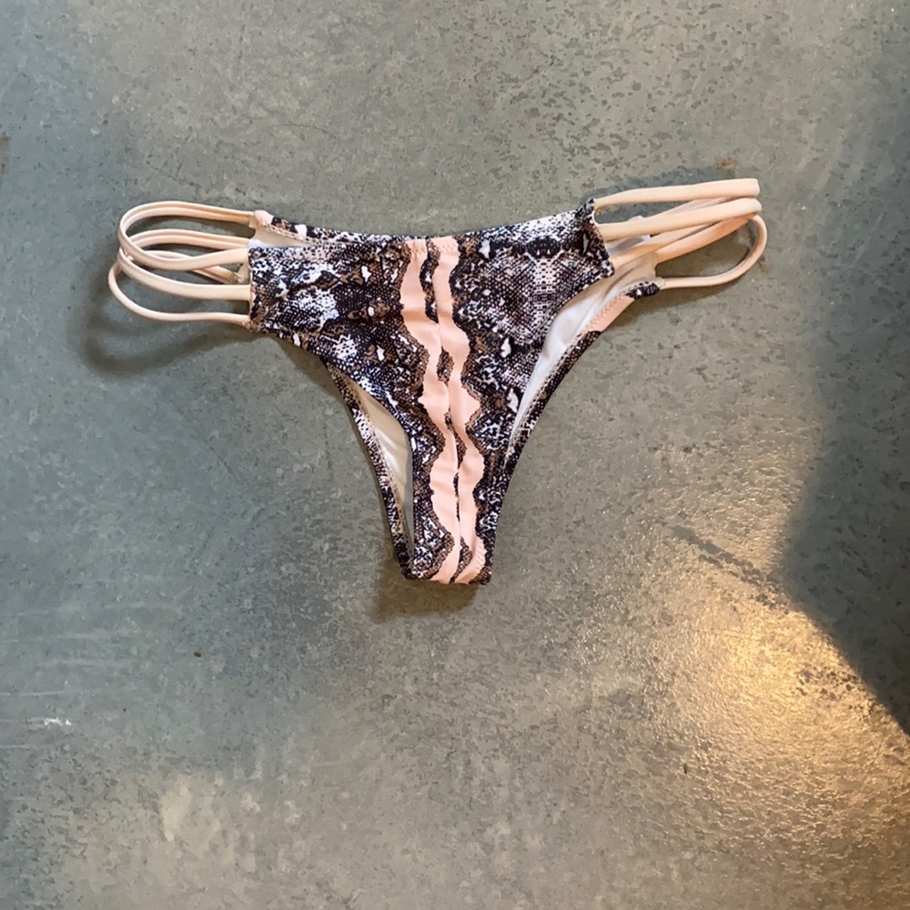 Bathing suit bottom